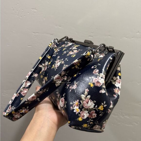 Floral Print Genuine Leather Handmade Push Lock Shoulder Bag, Crossbody Bag - Picture 9 of 16